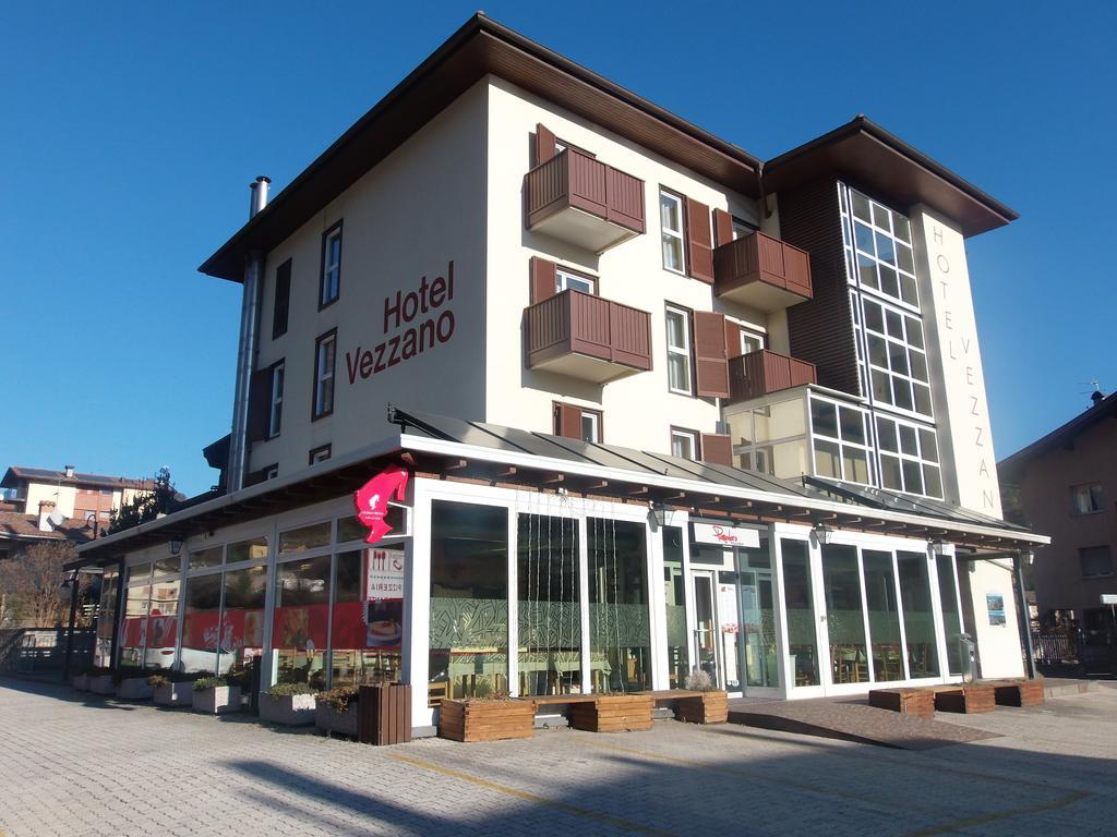 Hotel Vezzano Buitenkant foto