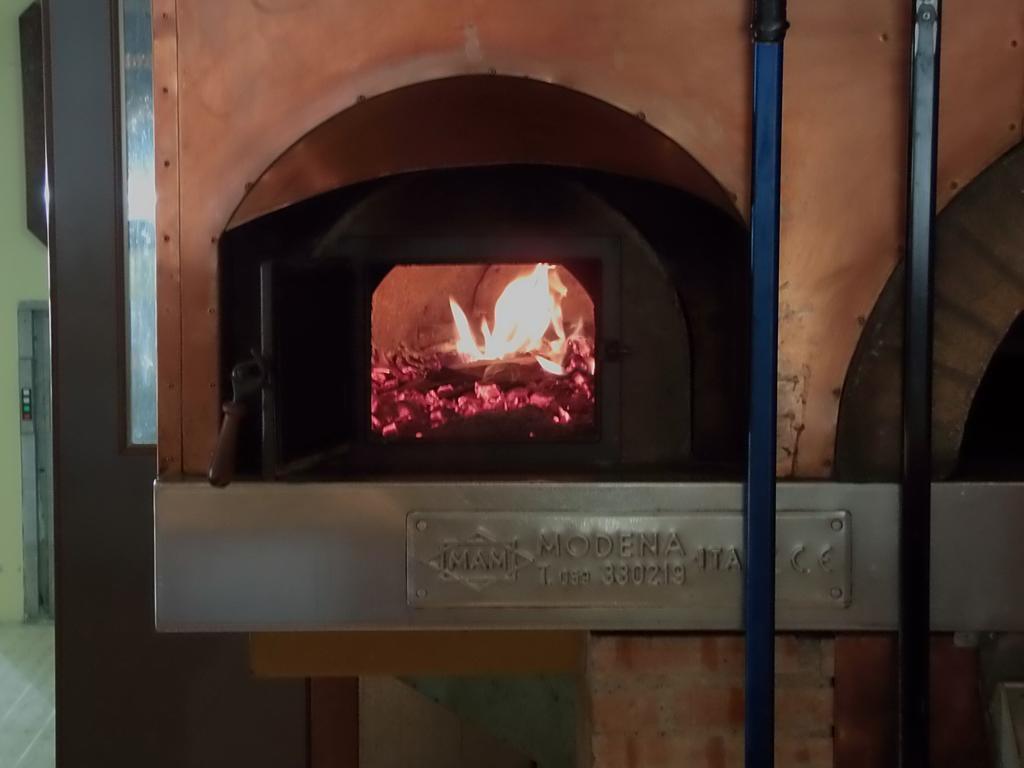 Hotel Vezzano Buitenkant foto
